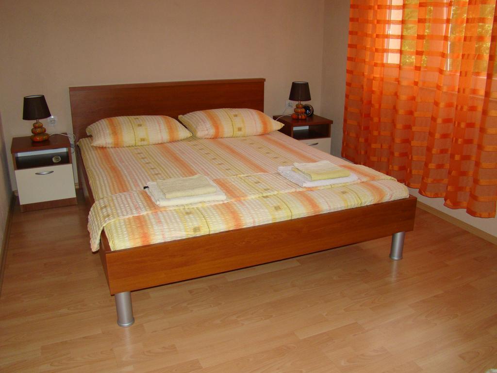 סאלי Apartments Buturic חדר תמונה